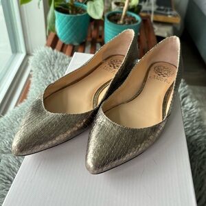 Vince camuto animal skin upper leather flats ponite
